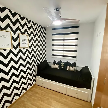 Modern 3 Bedroom In Center Of Apartment
